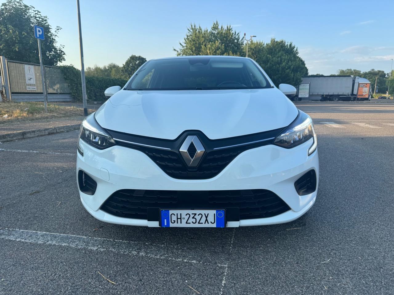 Renault Clio TCe 90 CV idonea ai neopatentati