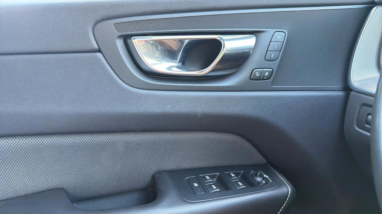 Volvo XC 60 XC60 B4 (d) AWD Geartronic R-design