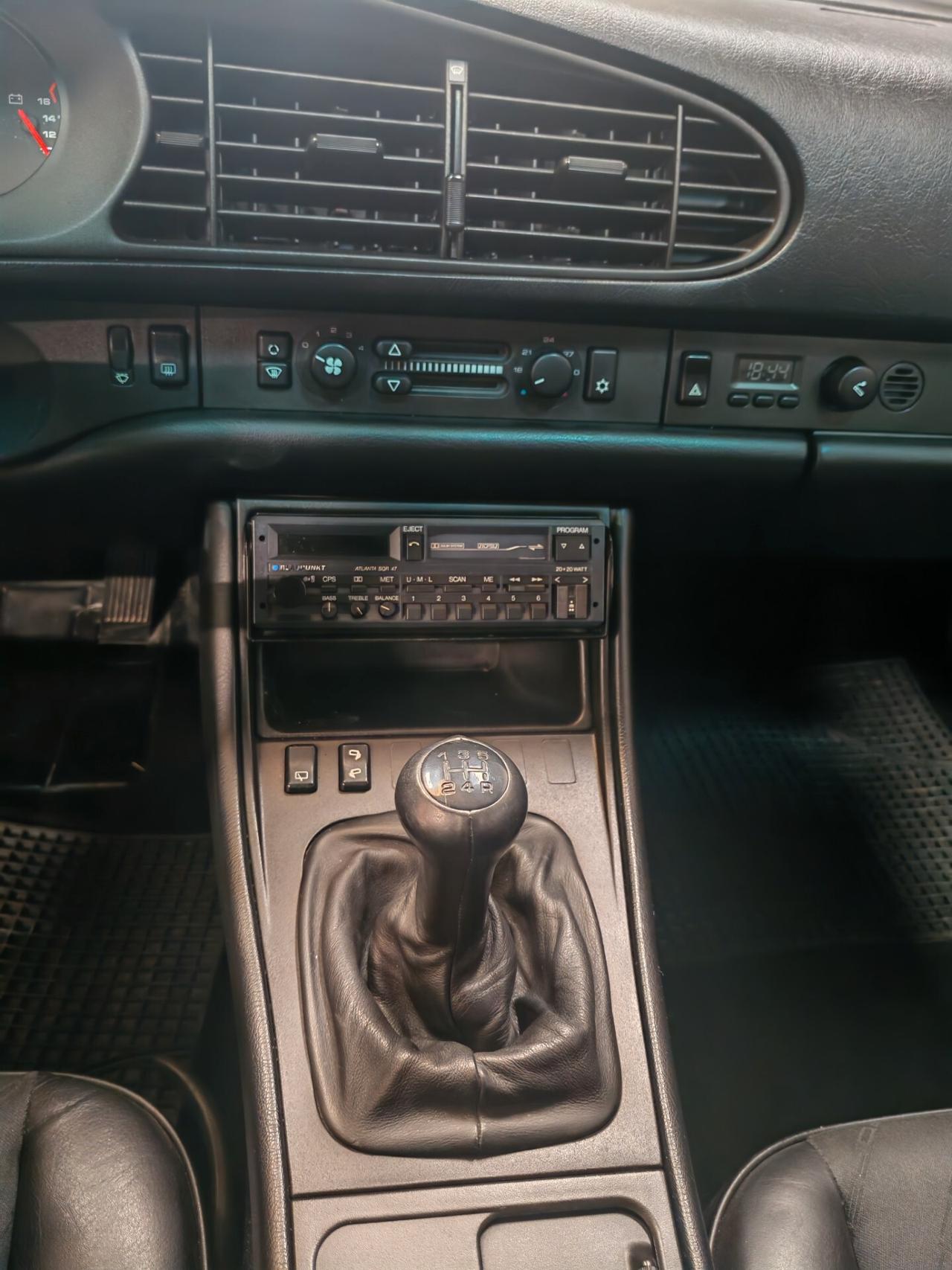 Porsche 944 Turbo targa oro