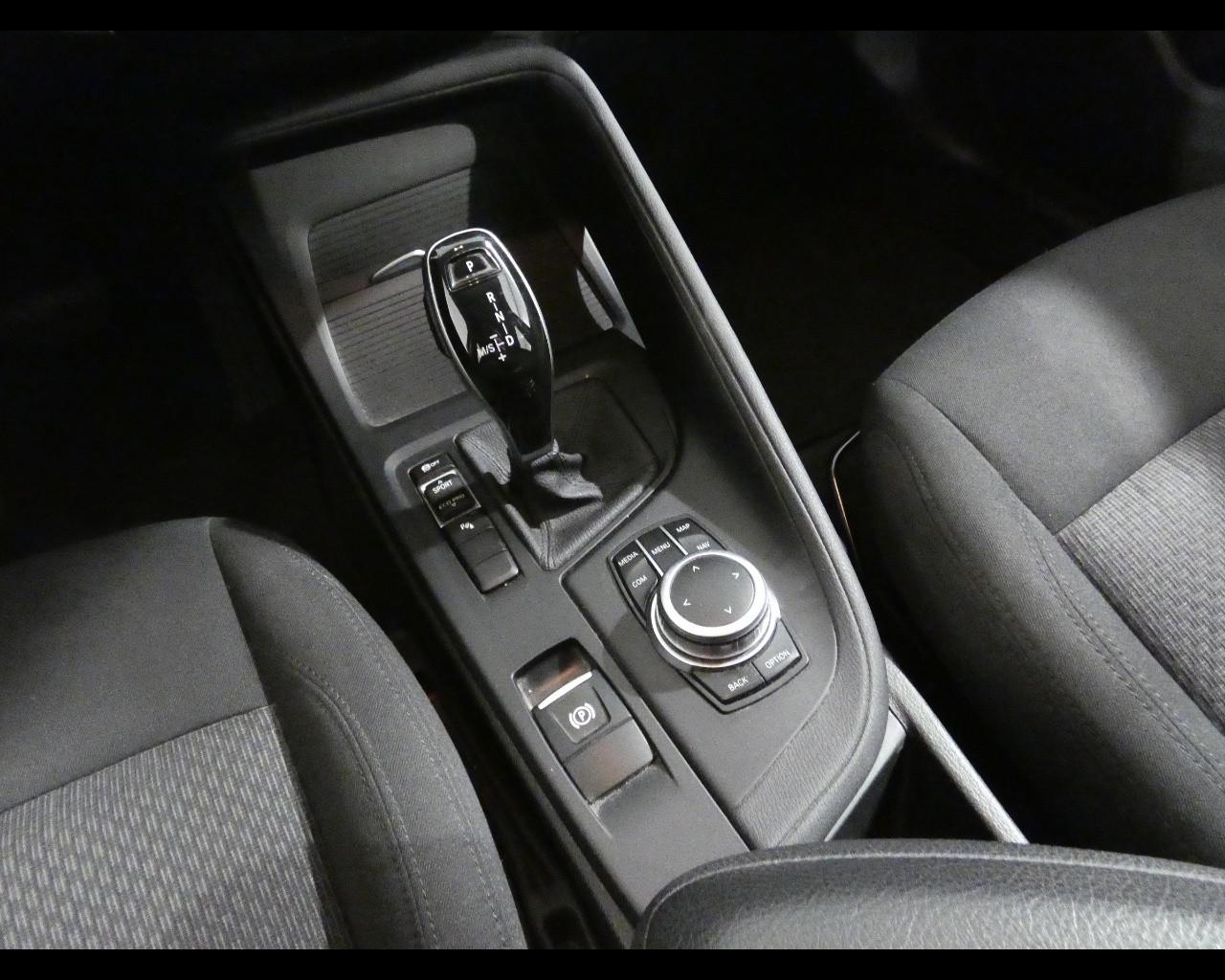 BMW X1 (F48) - X1 sDrive18d Business Advantage