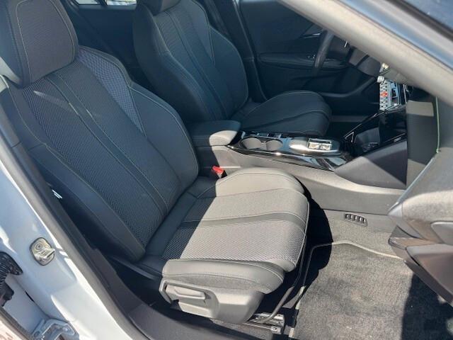 Peugeot 2008 Hybrid 145 e-DCS6 GT