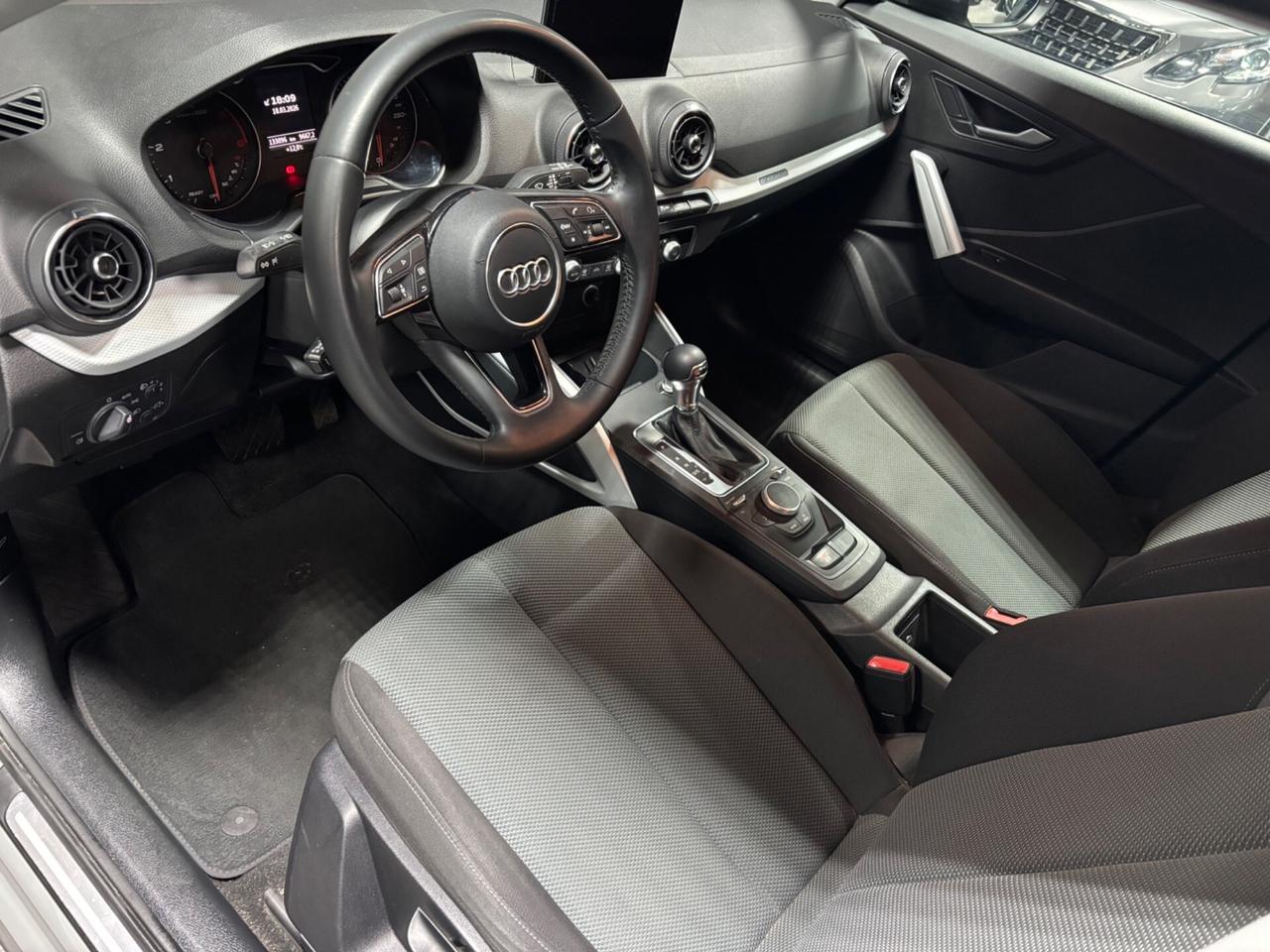 Audi Q2 35 TDI quattro S tronic Business Design