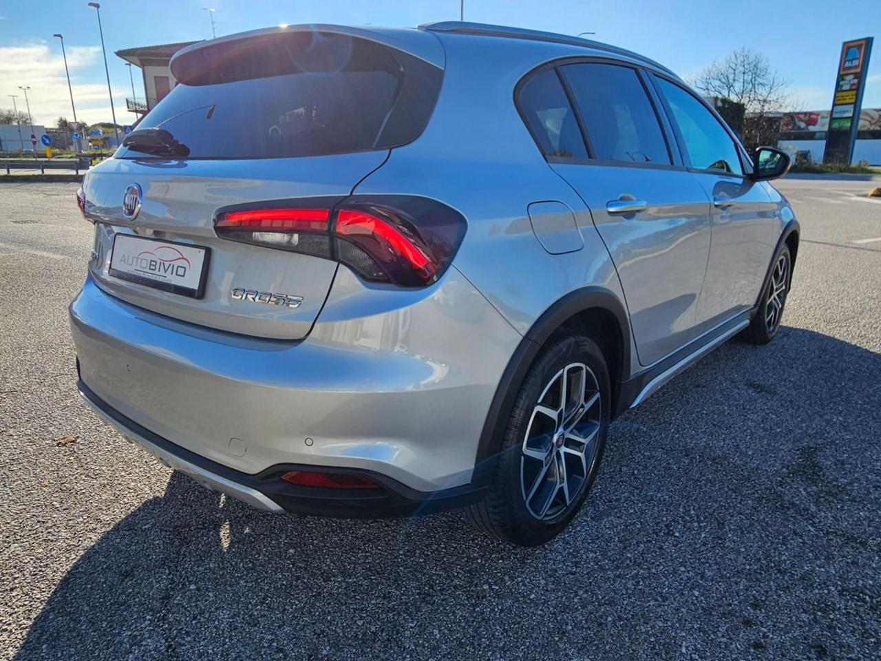 Fiat Tipo 1.0 5 porte Cross/ FULL OPTIONAL!