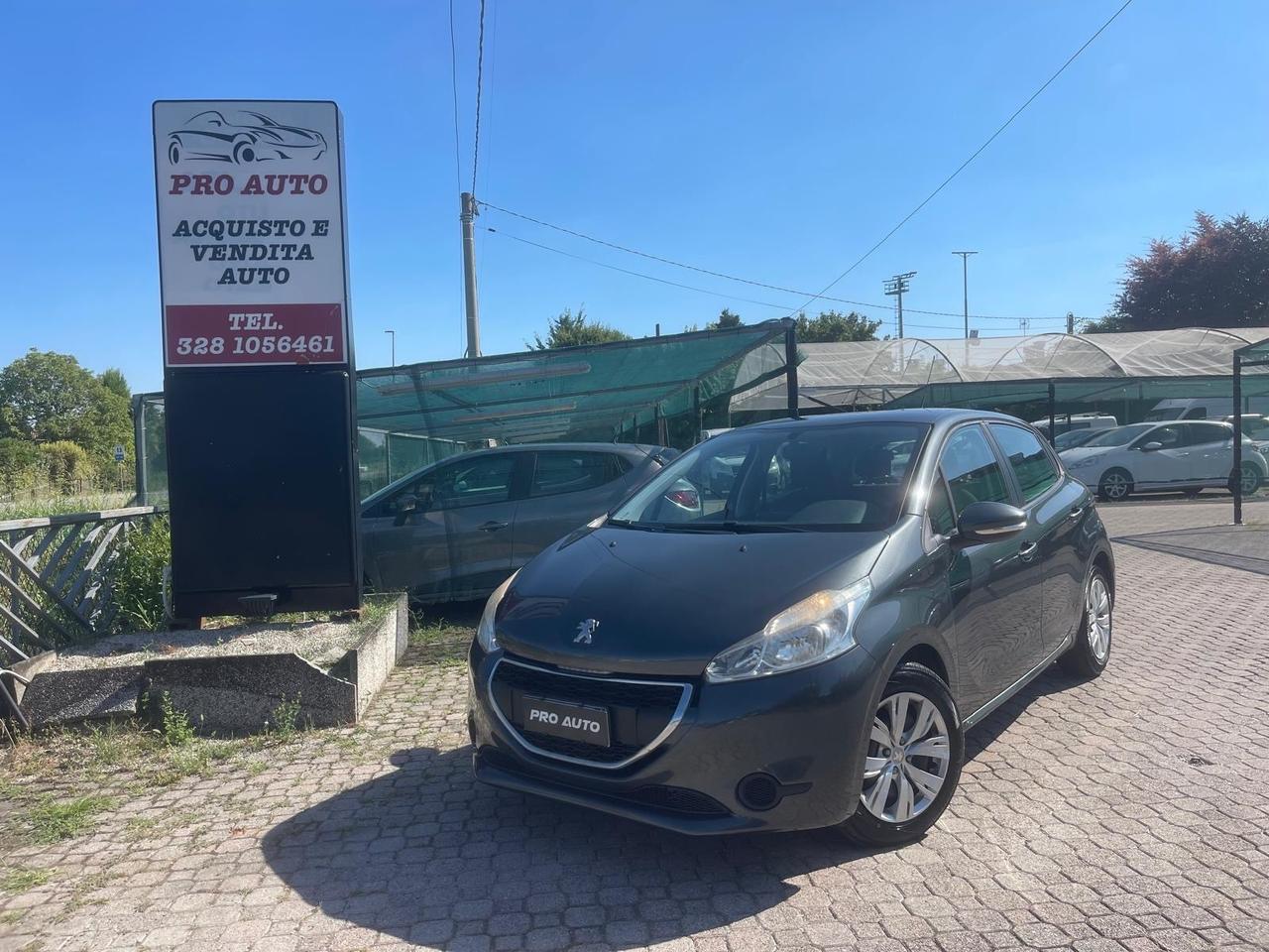 Peugeot 208 1.4 HDi 68 CV 5 porte Allure
