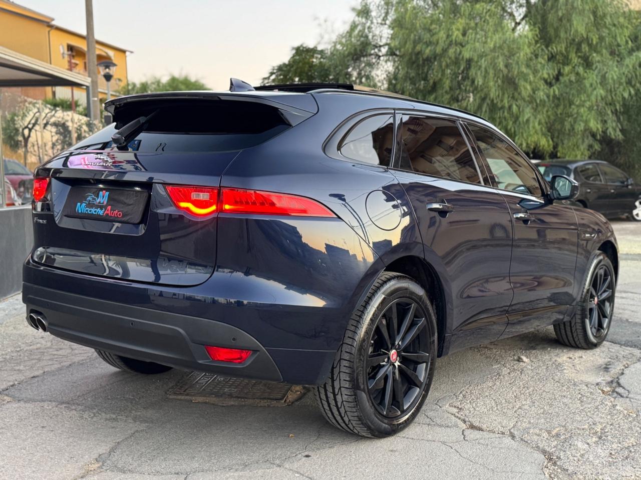 JAGUAR F-PACE 20D 180 CV R-SPORT STRAFULL TETTO IVA R20