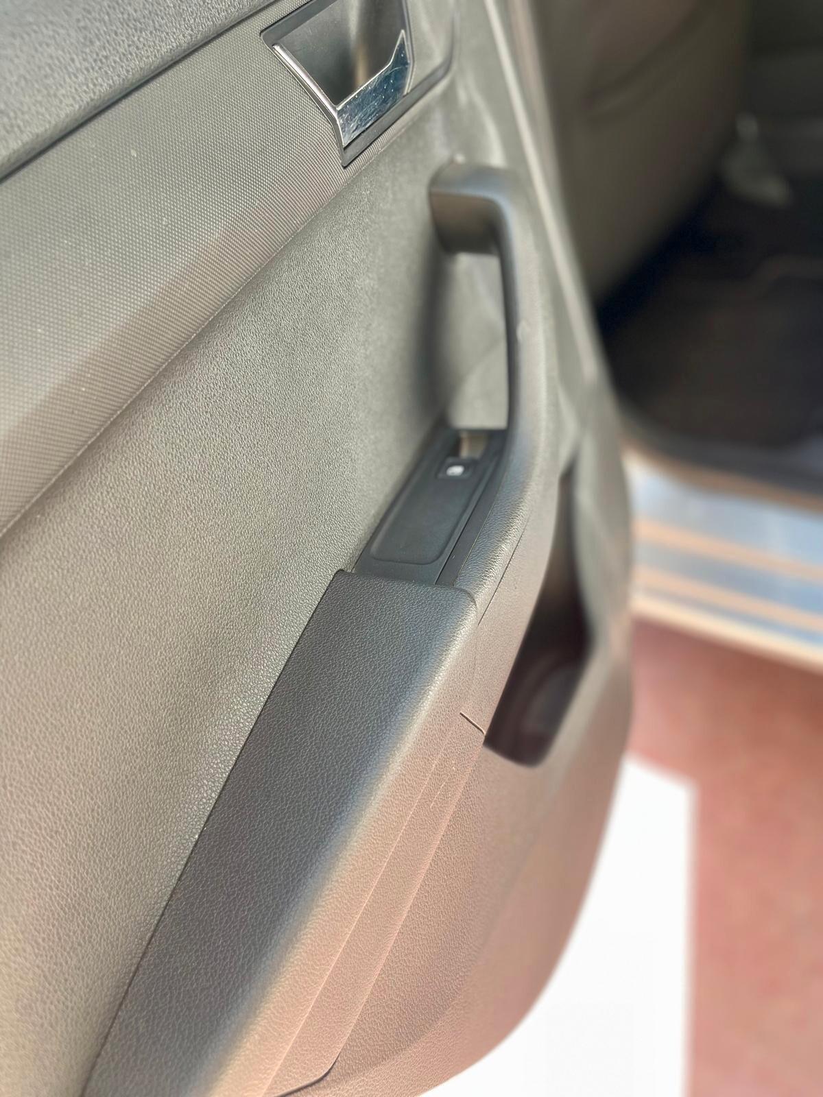 Skoda Fabia 1.0 TSI Color Argento