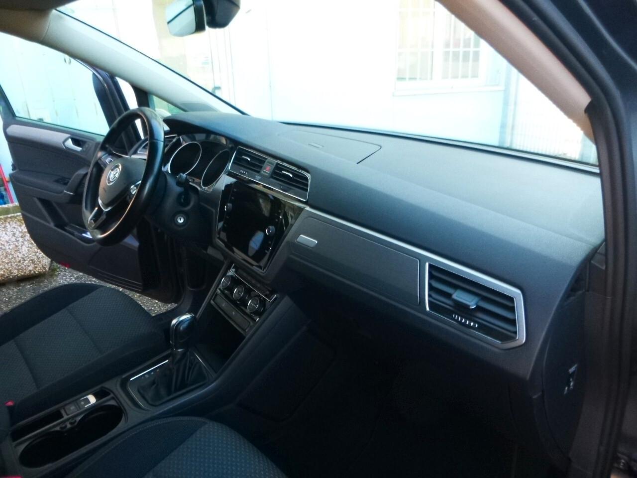 Volkswagen Touran 1.6 TDI 115 CV SCR DSG Executive BlueMotion Tech.