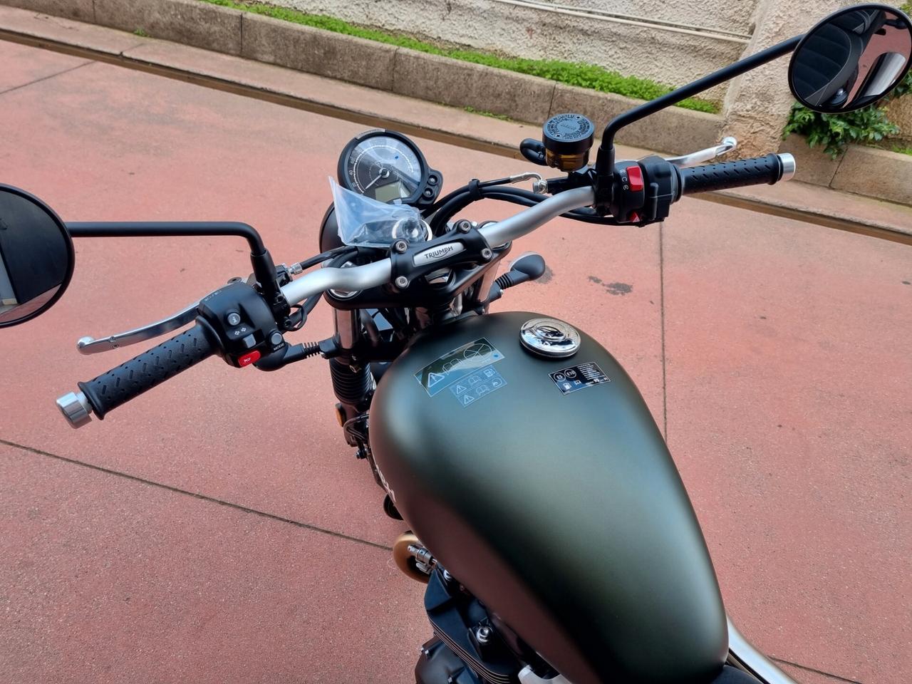 Scrambler 900 Matt Khaki