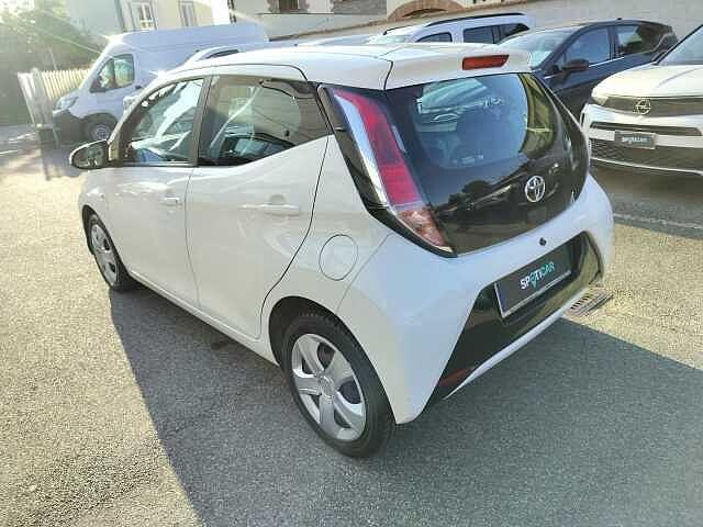 Toyota Aygo 1.0 VVT-i 69 CV 5 porte x-play MMT