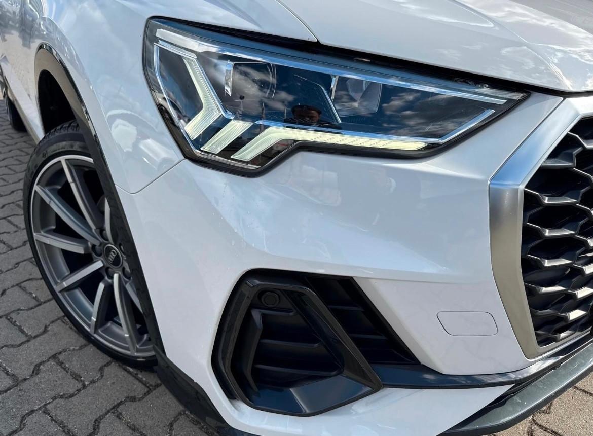 Audi Q3 Sportback 35TDI S-TRONIC S-LINE
