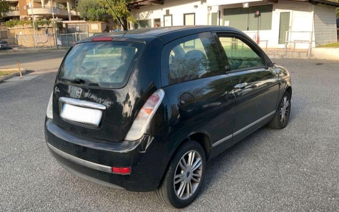 Lancia Ypsilon 1.2 69 CV Unyca