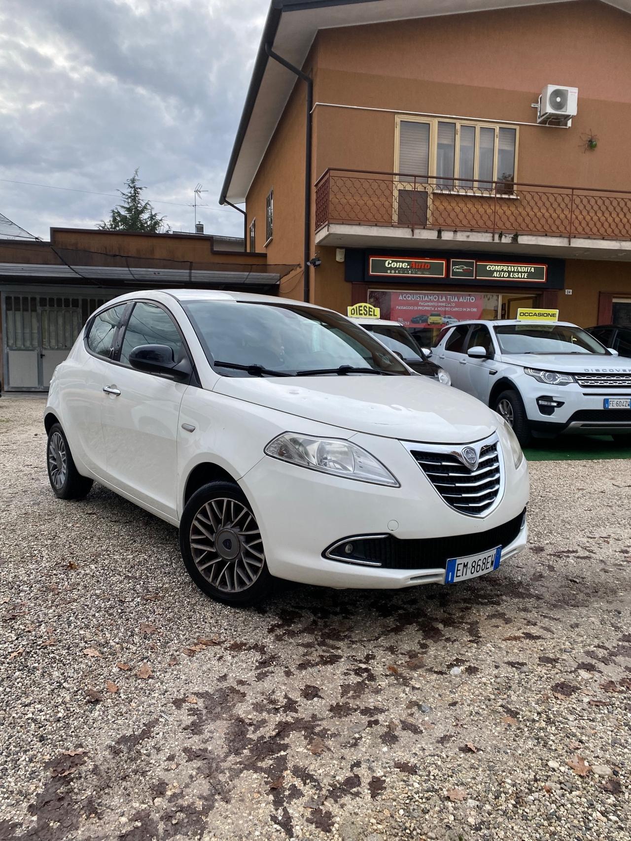 Lancia Ypsilon 1.2 69 CV 5 porte S&S Platinum