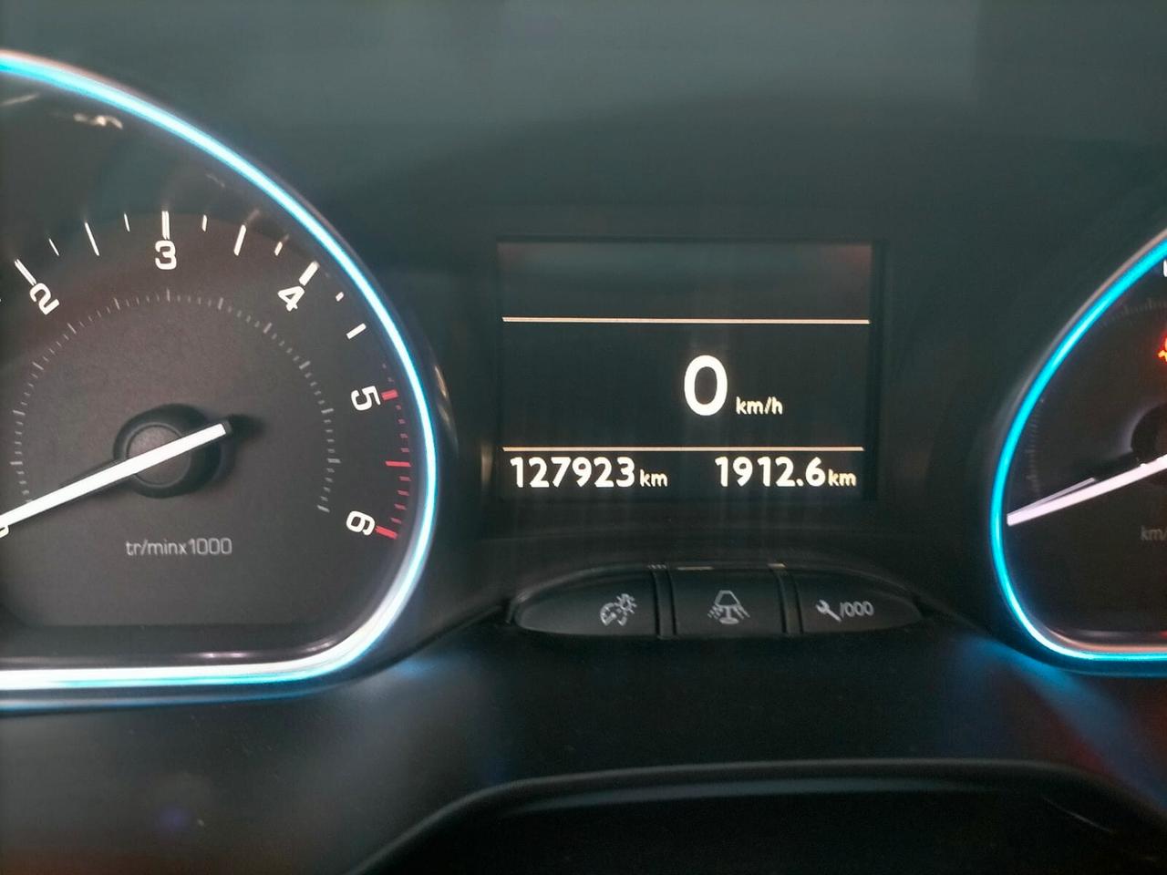 Peugeot 2008 BlueHDi 100 Allure
