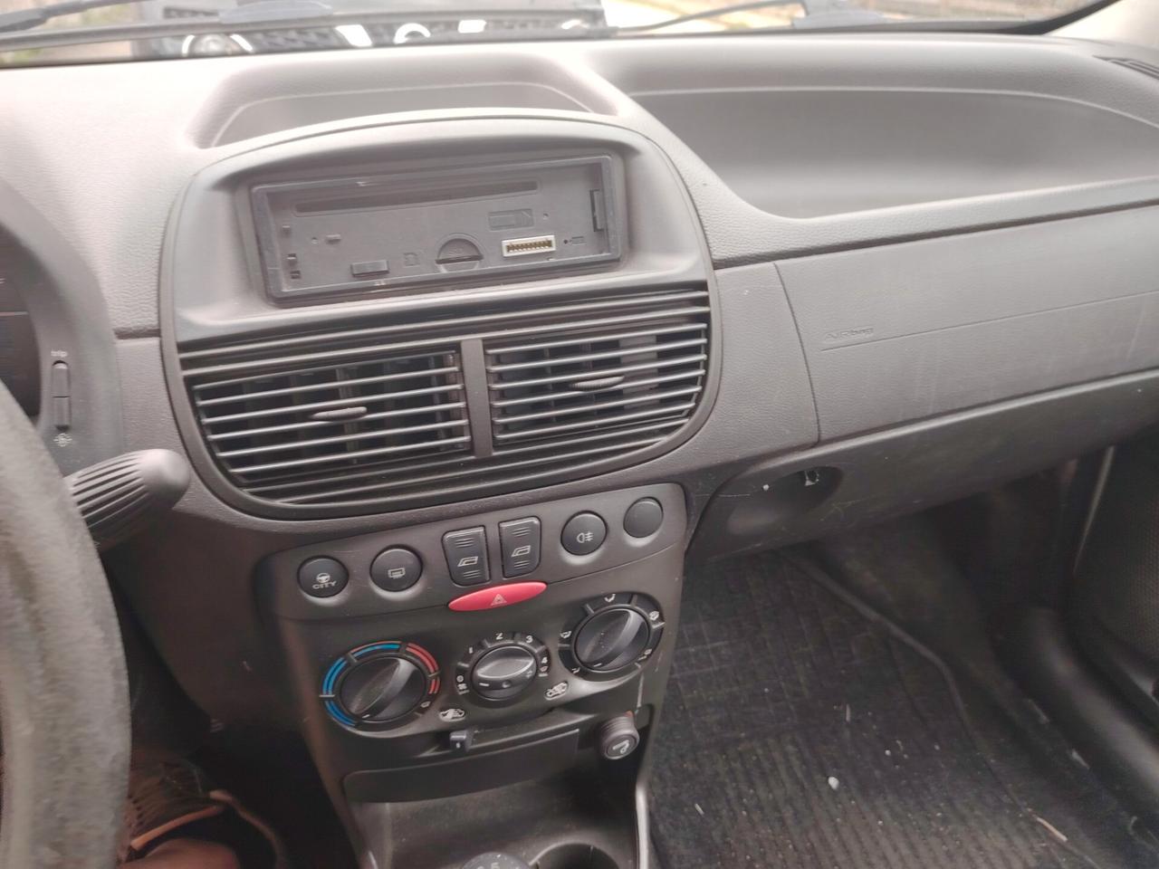 Fiat Punto 1.2 5 porte Active Natural Power