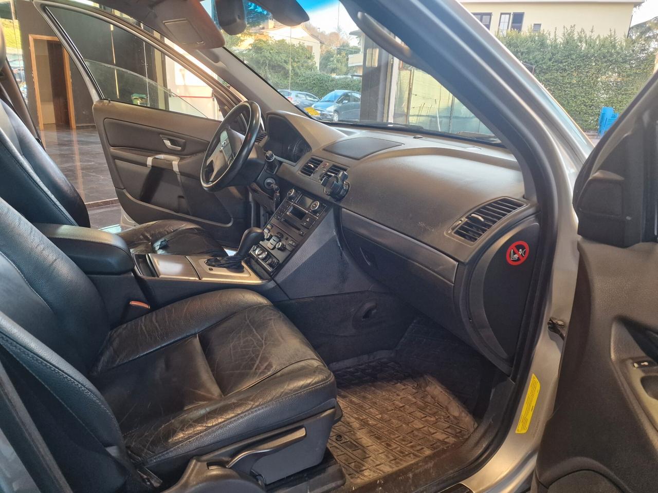 Volvo XC 90 XC90 2.4 D5 185 CV aut. AWD Executive