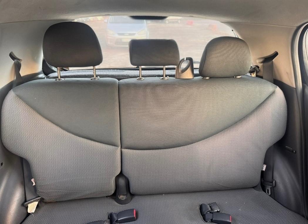 Toyota Yaris 1.0i 16V cat 5 porte Sol