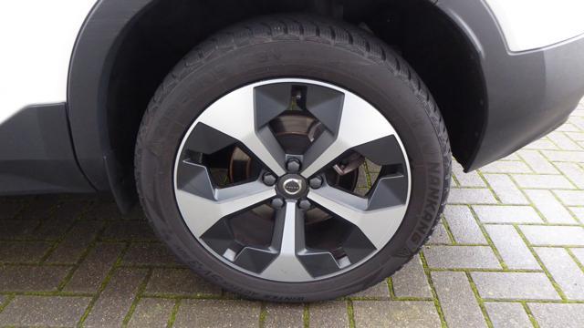 VOLVO XC40 B3 automatico Plus Dark