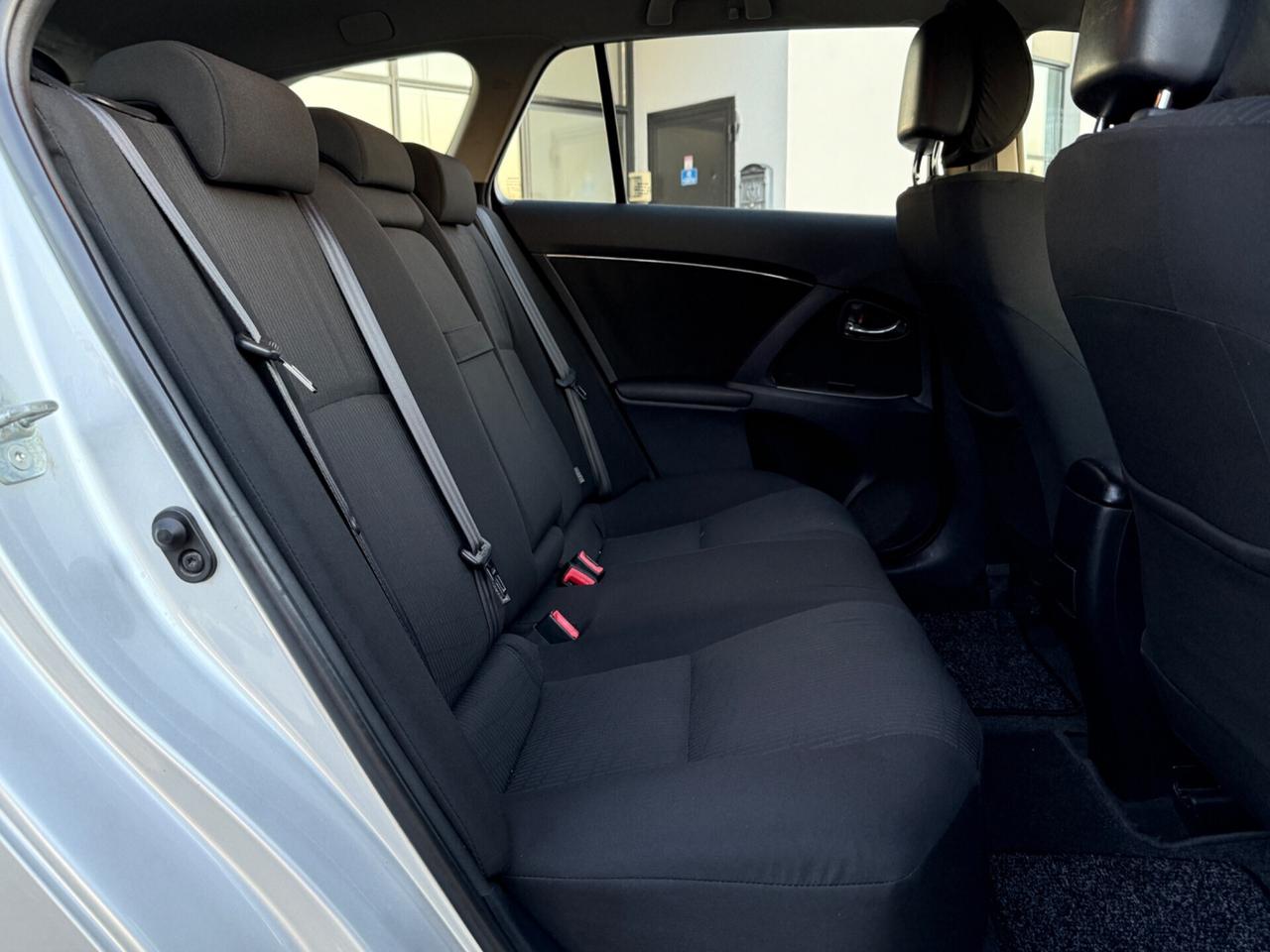 Toyota Avensis 2.0 D-4D SW|UNIPRO