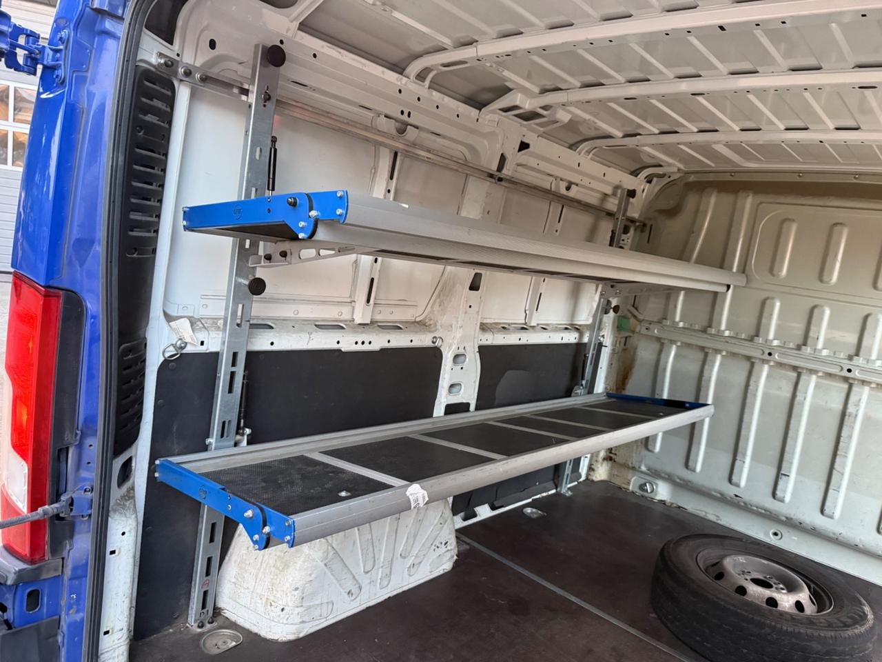 Peugeot Boxer 330 2.2 BlueHDi 120 S&S PC-TN Furgone