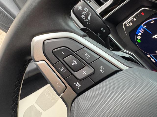 VOLKSWAGEN Taigo 1.0 TSI 110 CV DSG R-Line TETTO APR/PAN