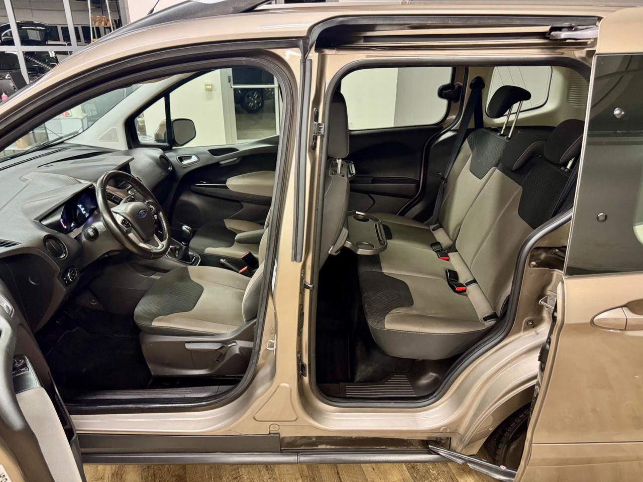 Ford Tourneo Courier 1.5 Sport