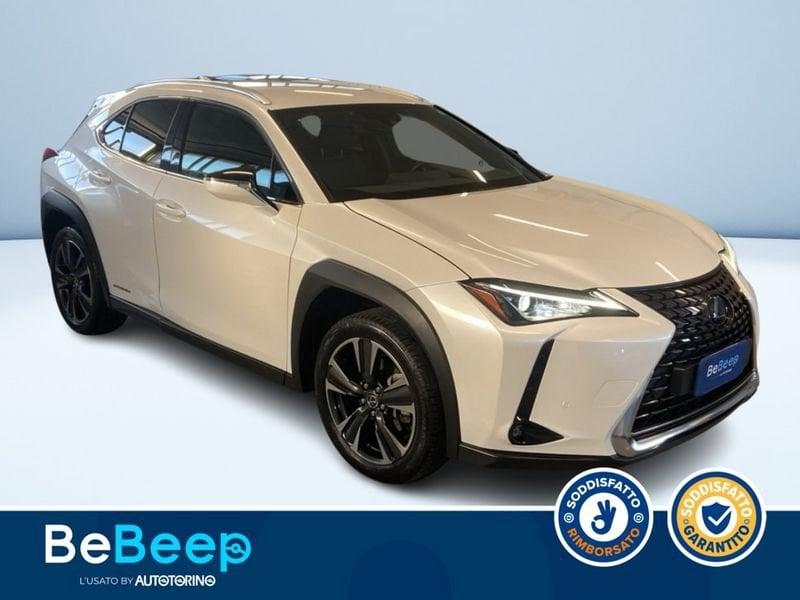 Lexus UX 2.0 PREMIUM 4WD CVT