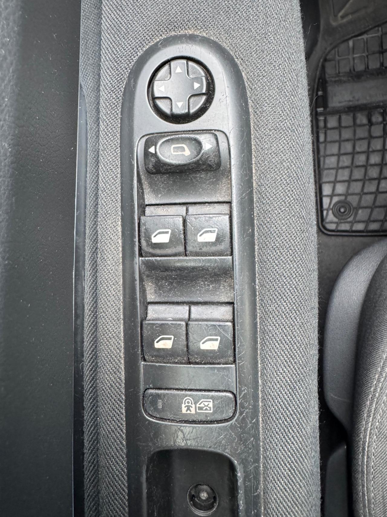 Peugeot 3008 1.6 HDi 115CV Allure