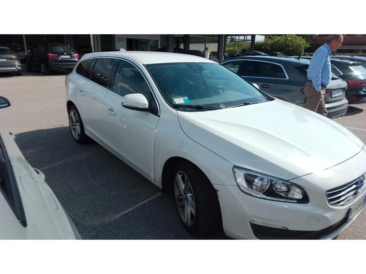 Volvo V60 D4 Geartronic R-design Kinetic