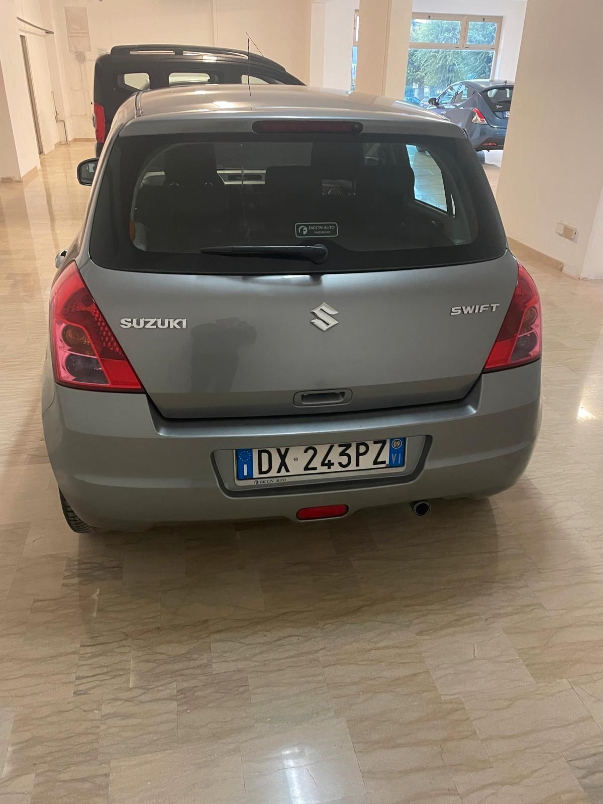 Suzuki Swift 1.3 75 cv
