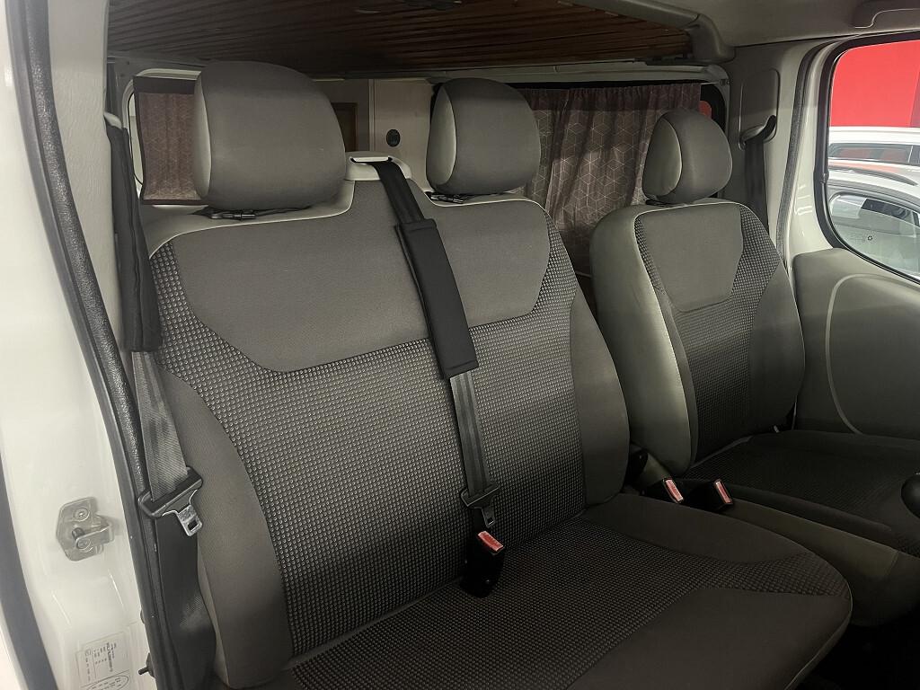 Opel Vivaro 2.5 CDTI Camping Letto Cucina Gancio