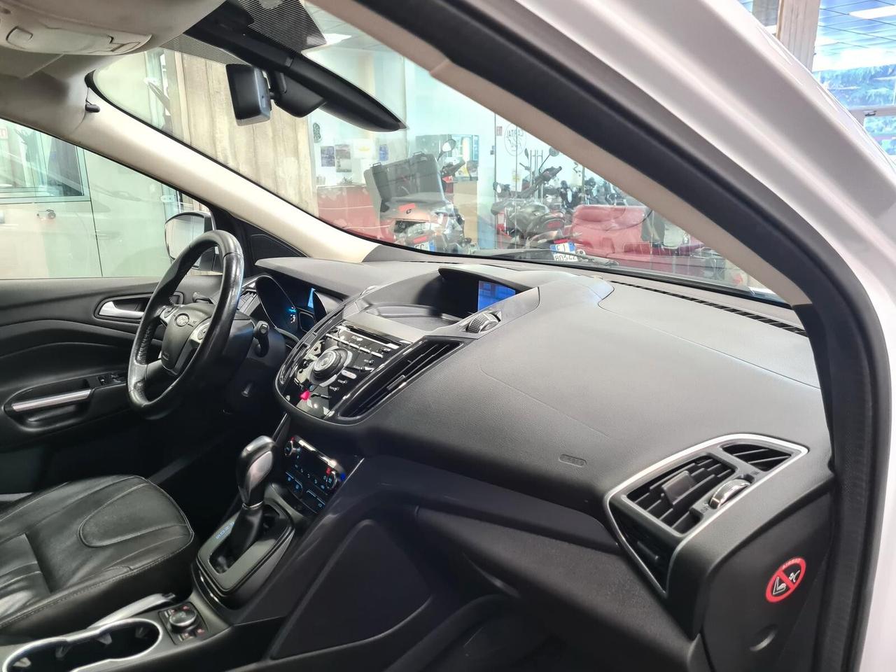 Ford Kuga 2.0 TDCI 140 CV 4WD Powershift Titanium