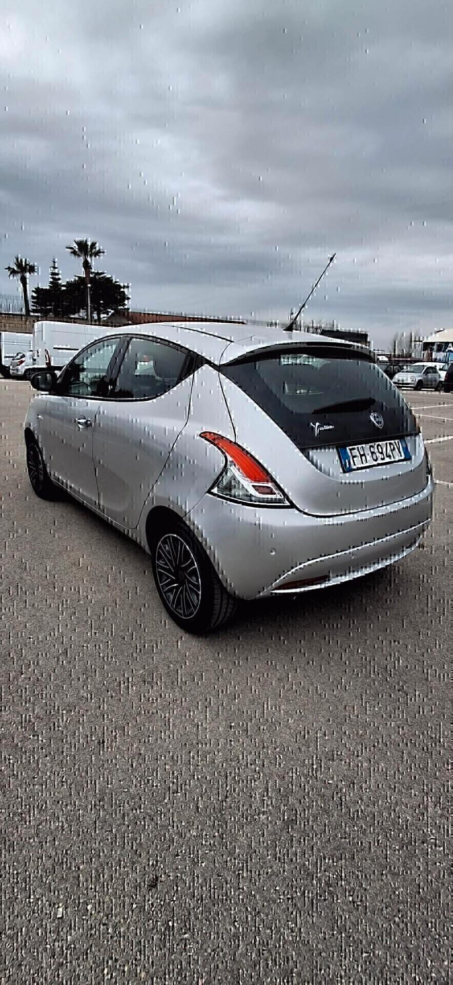 Lancia Ypsilon 1.2 69 CV 5 porte GPL Ecochic Platinum
