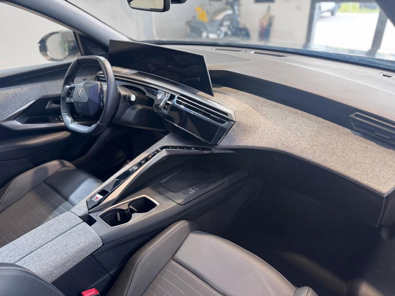 Peugeot 3008 Hybrid 136 e-DCS6 Allure