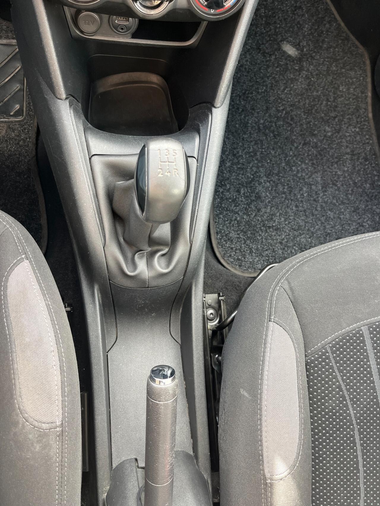Peugeot 208 1.4 HDi 68 CV 5 porte Allure