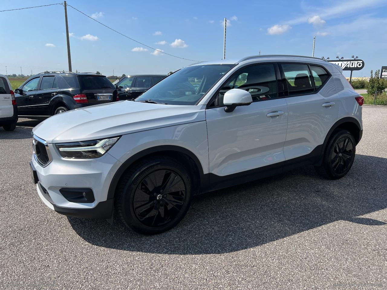 VOLVO XC40 D3 AWD Geartronic Momentum Pro IVA DEDUCIBILE