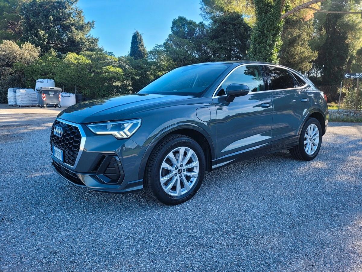 Audi Q3 SPB 45 TFSI e S tronic Business Plus