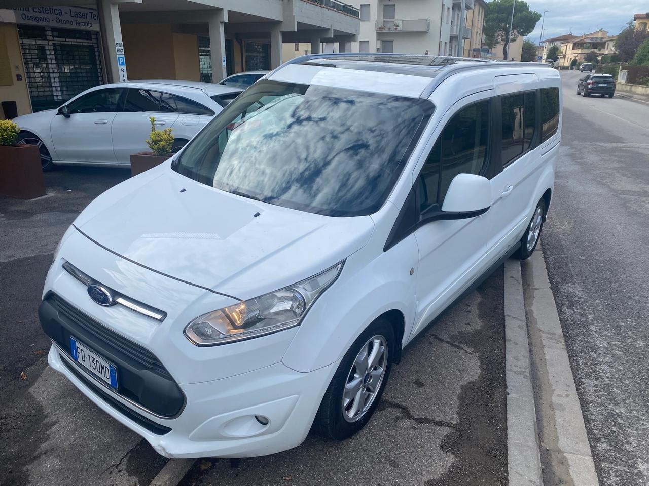 Ford Tourneo Connect 1.5 TDCi 120 CV Powershift Titanium