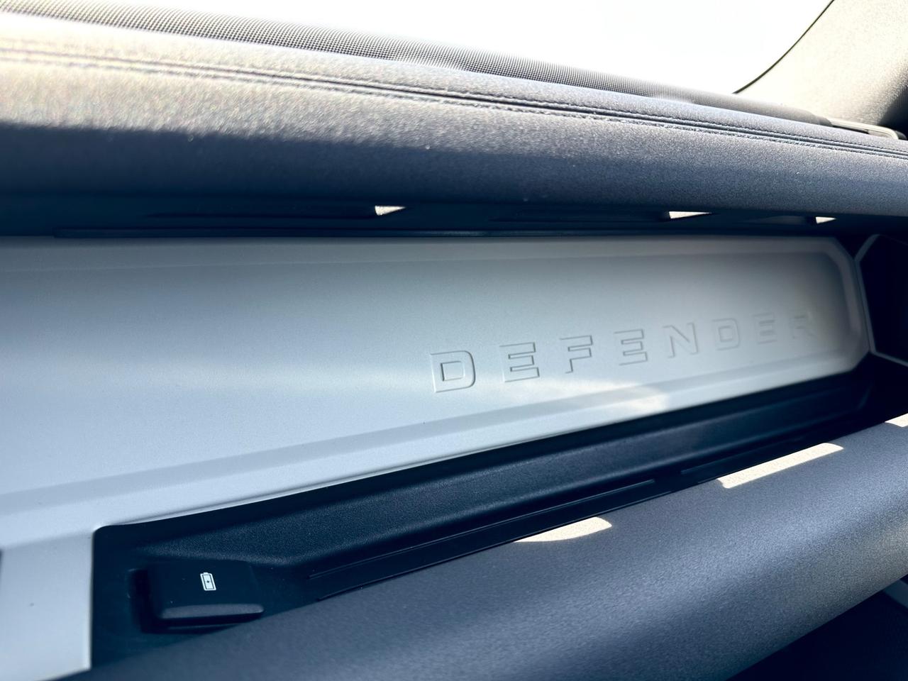 Land Rover Defender 110 2.0 SD4 AWD Auto SE *NO VINCOLI*