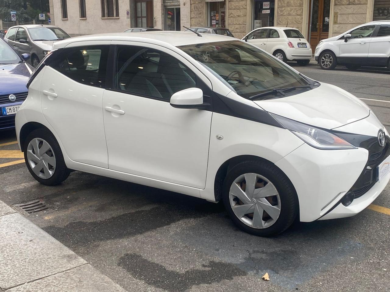 Toyota Aygo X-Play #11983
