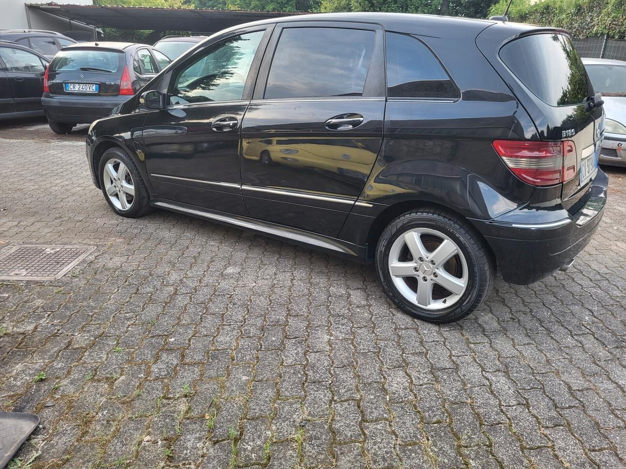 Mercedes-benz B 180