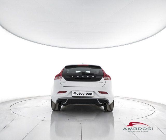 VOLVO V40 D2 R-design