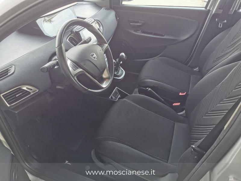 Lancia Ypsilon 1.0 FireFly 5 porte S&S Hybrid Gold