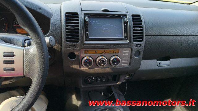 NISSAN Navara 2.5 dCi 4 porte Double Cab SE