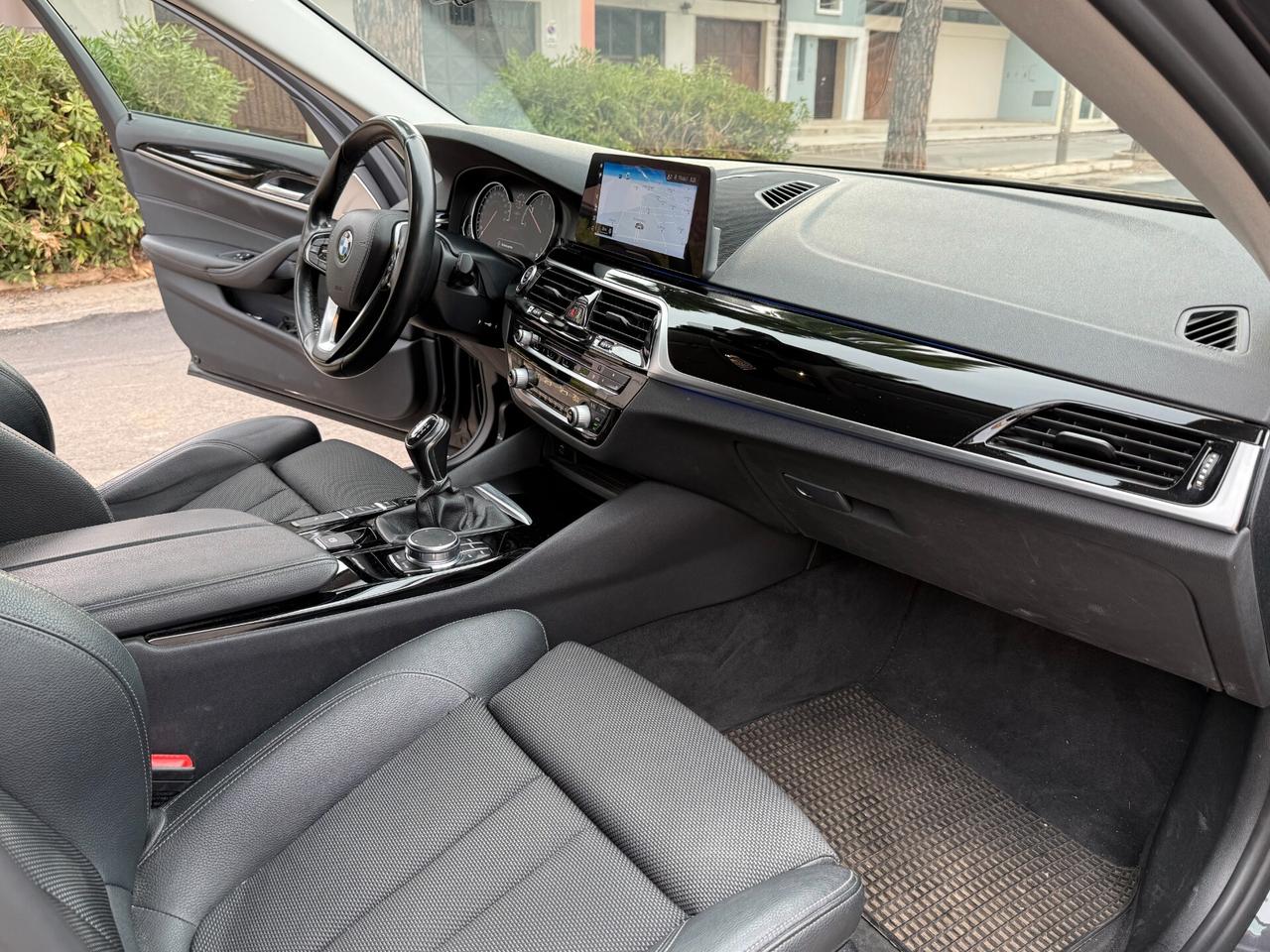Bmw 520d Touring Sport Line NAVI LED - 2019
