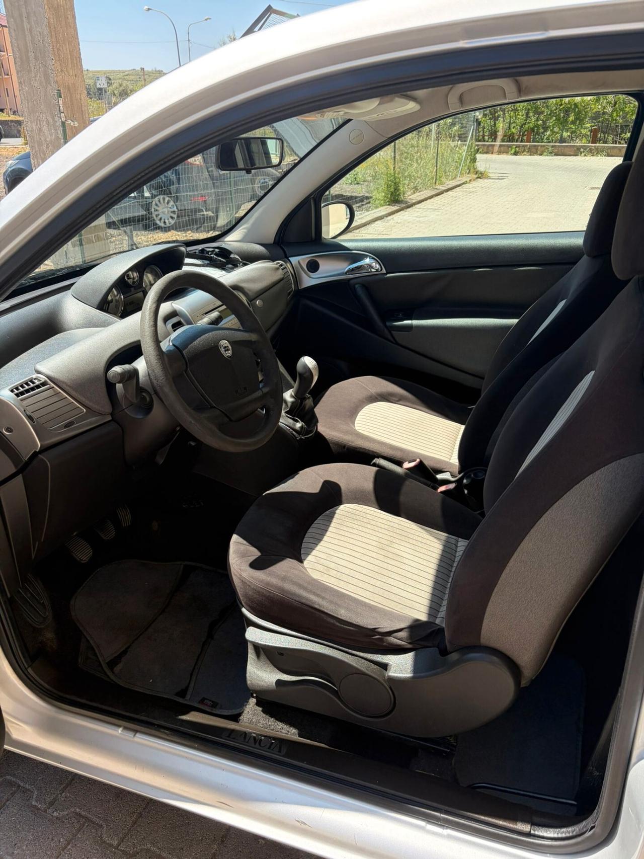 Lancia Ypsilon 1.3 MJT 90 CV Platino