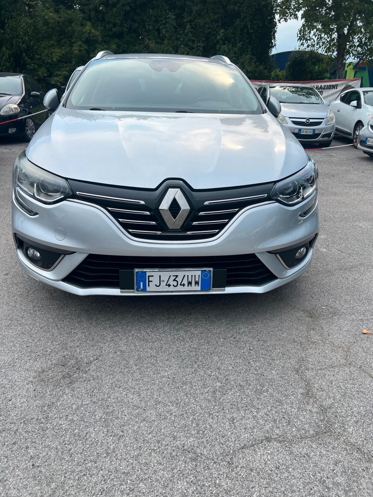 Renault Megane Mégane dCi 8V 110 CV EDC Energy Bose