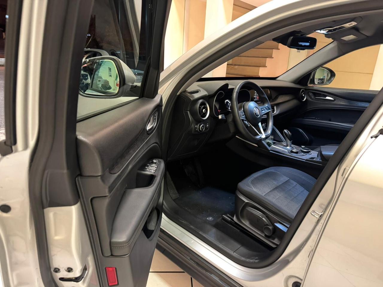 Alfa Romeo Stelvio 2.2 Turbodiesel 160 CV AT8 RWD Super