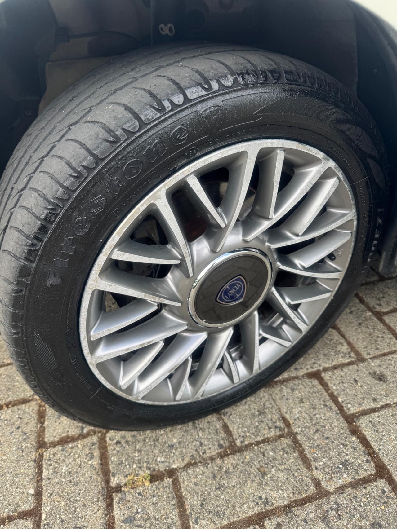 Lancia Ypsilon 1.2 Benzina 69Cv *PLATINUM* 2012