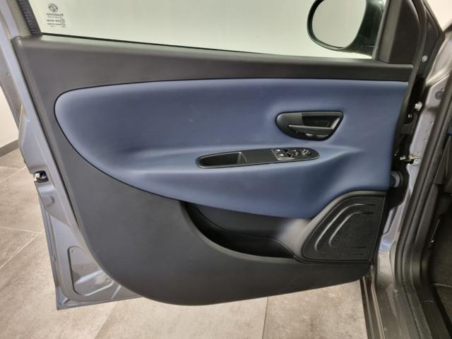 LANCIA Ypsilon 1.0 FireFly 5 porte S&S Hybrid silver