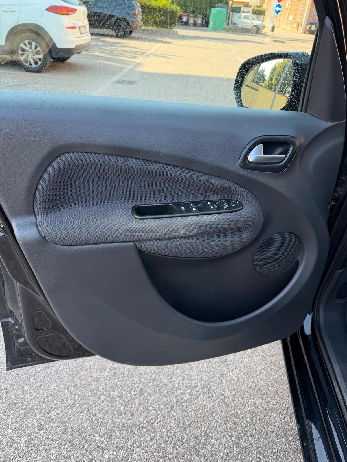 Citroen C3 PICASSO 1.6 - NEOPATENTATI - 12 MESI DI GARANZIA -